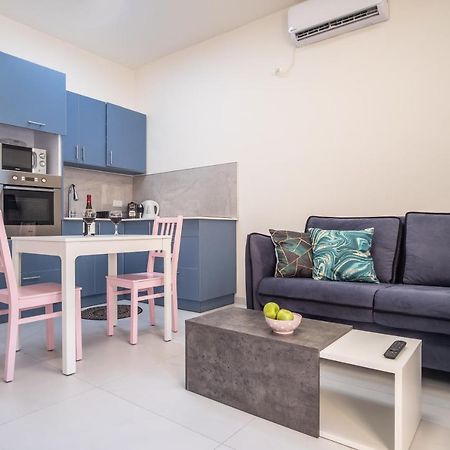 Port City Haifa - Luxury Apartments 50 Mtrs From The Beach ภายนอก รูปภาพ