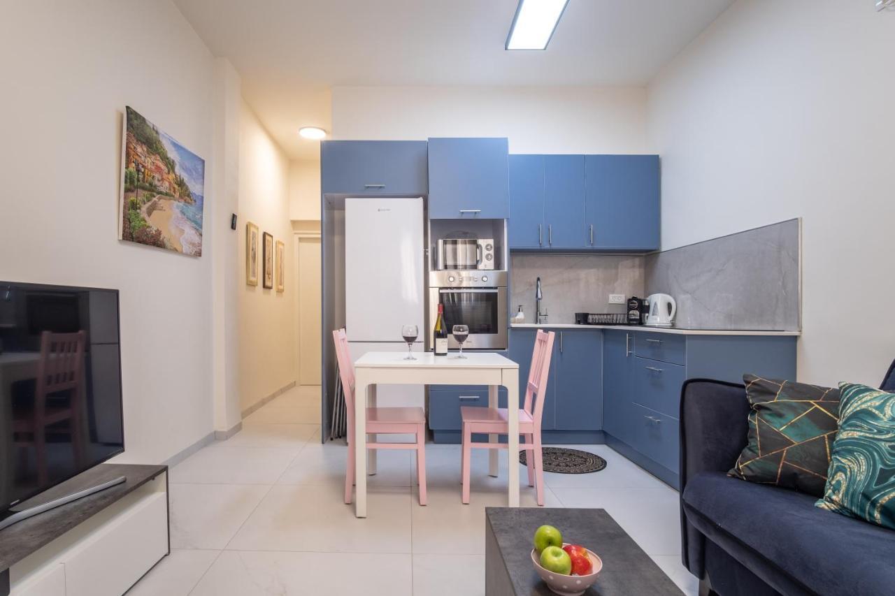 Port City Haifa - Luxury Apartments 50 Mtrs From The Beach ภายนอก รูปภาพ